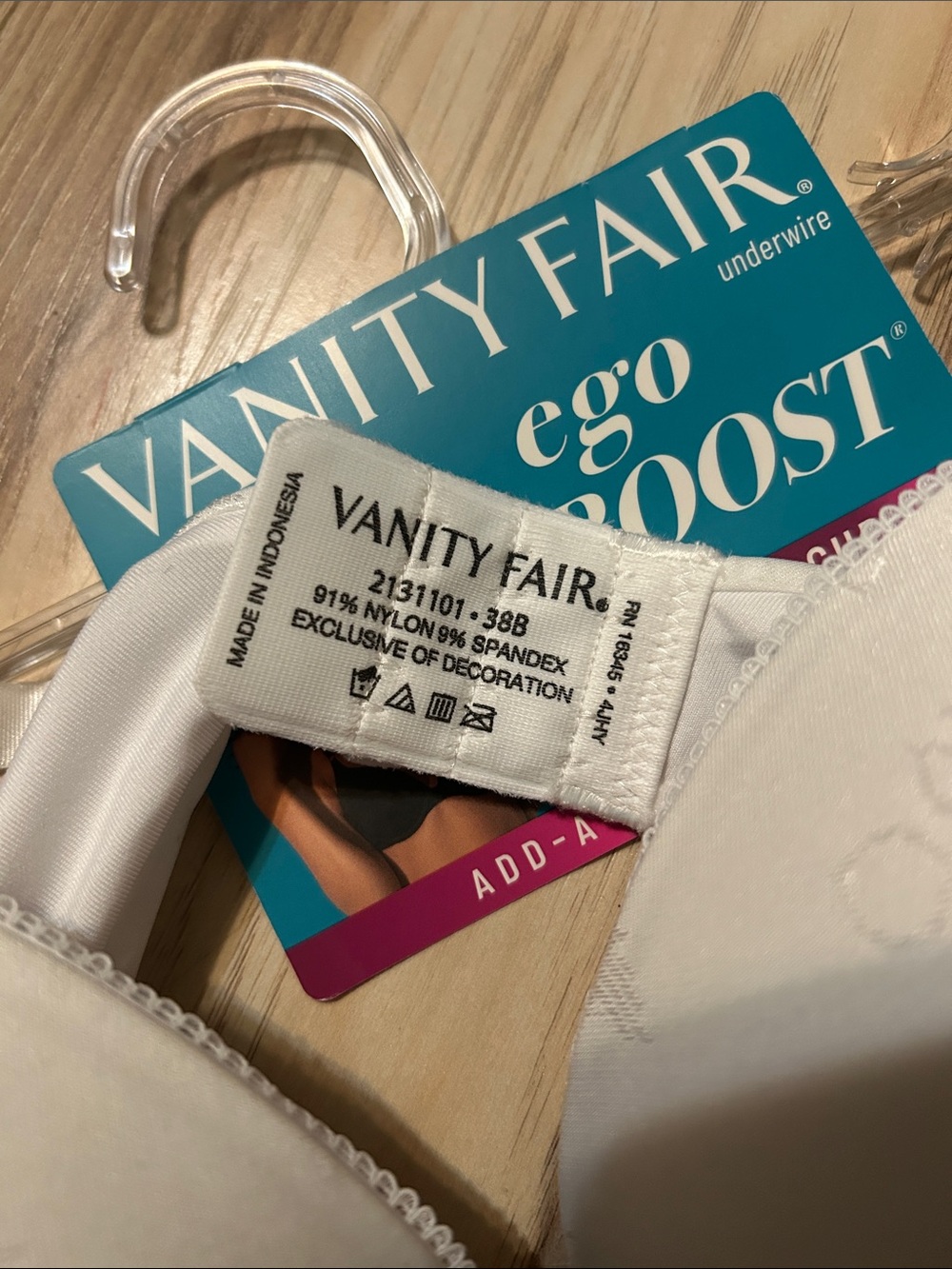 Vanity Fair Bras NEW - Picture 3 of 3